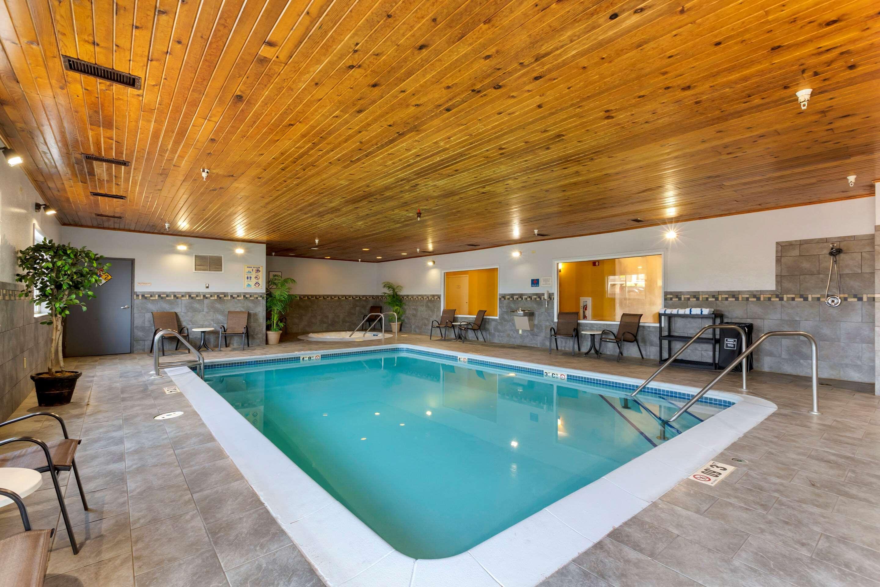 Quality Inn & Suites Keokuk North Экстерьер фото